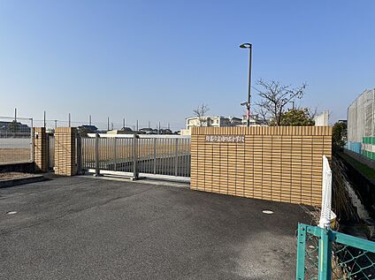 弥富市立日の出小学校 約 715 ｍ(徒歩 9 分)