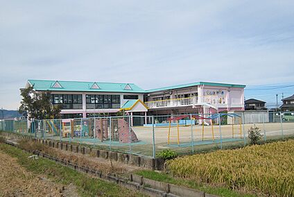百島幼稚園 約 756 ｍ(徒歩 10 分)