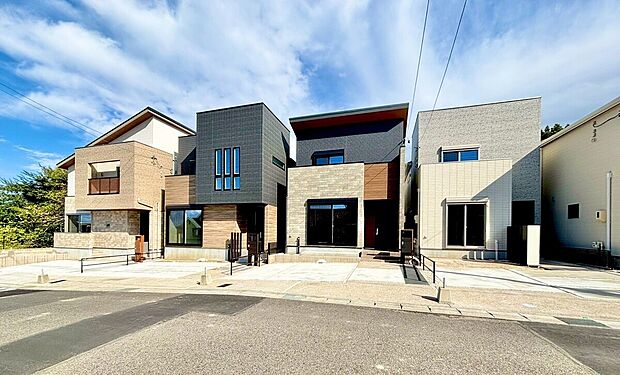 【G-STYLE守山区下志段味】
暮らしやすい守山区下志段味エリアに全7家族の街が誕生。現地モデルハウス公開中です！実際の住まいを体感いただけるこの機会に、ぜひご来場ください。