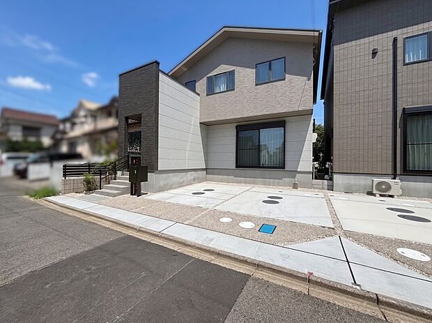 【外観/No1】
分譲地周辺は、住宅や田畑が広がる穏やかな住環境。のびのびと子育てをしたい方にもおすすめです。周辺環境などと併せて、是非ご検討ください。/現地(2026年3月)撮影
