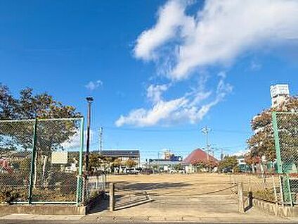 北三味公園 約520m(徒歩7分)