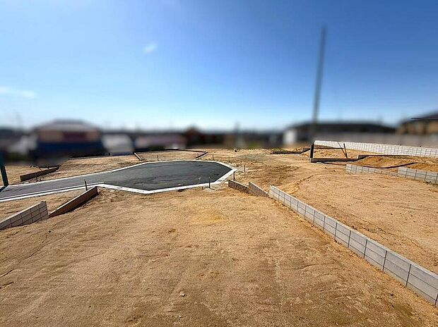 【【現地土地写真】】土地面積：130.02m2～190.39m2（39.33坪～57.59坪）
道路：開発道路　幅約6m