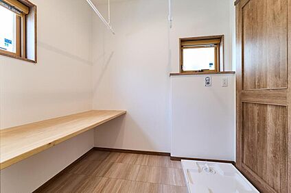 【ランドリールーム/98号棟】