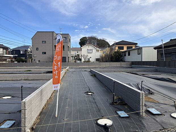 【【5号地】】全5区画の中で最も広い敷地。道路からの距離を活かして、プライベート感のある庭や、複数台の駐車スペースなど、ゆとりある計画が可能です。