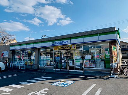 ファミリーマート岐阜柳津本郷店 650ｍ(徒歩約9分)