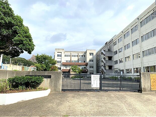 幸谷小学校　261ｍ
