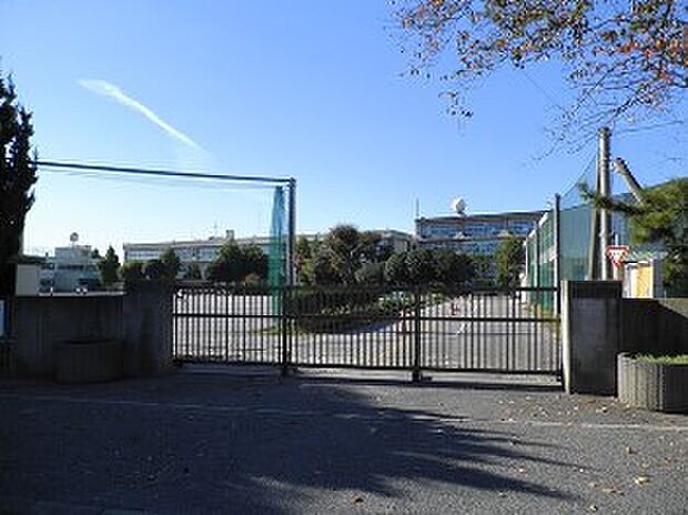 西原小学校　821ｍ