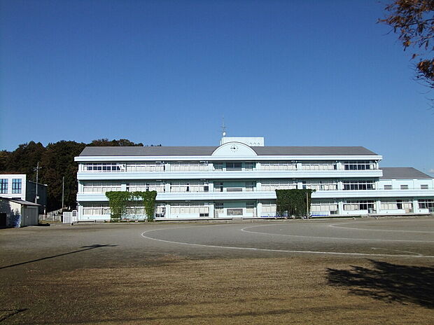 久保台小学校　920ｍ
