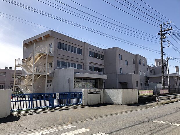 岩井第二小学校(約370m)