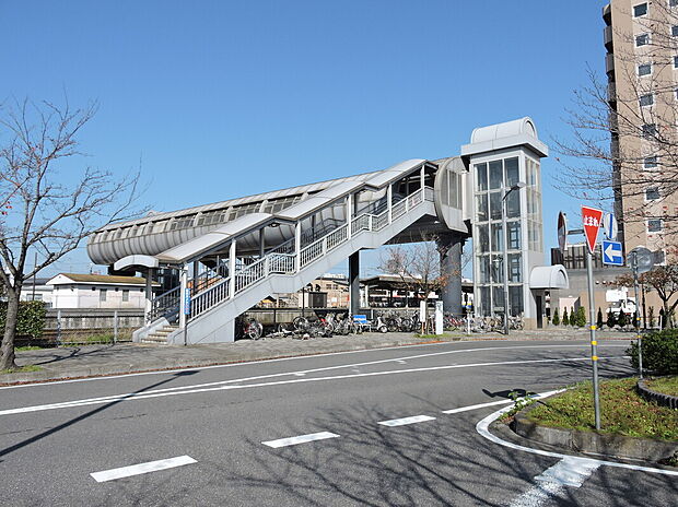 関東鉄道常総線「水海道駅」(約1,040m)
