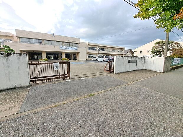 木刈中学校（約938m）