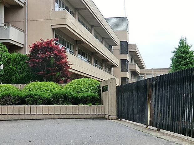 高山中学校（約1,600m）