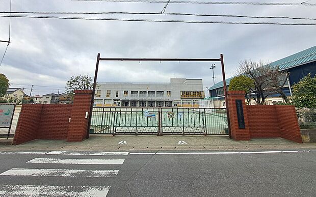 吉川小学校(約934m)
