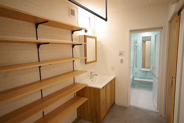 【西脇市野村町モデルハウス】機能性の高いランドリー（西脇市野村町モデルハウス）