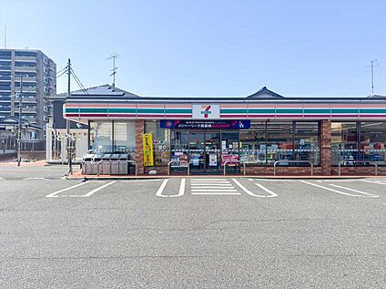 セブンイレブン長府侍町 600ｍ(徒歩7分)