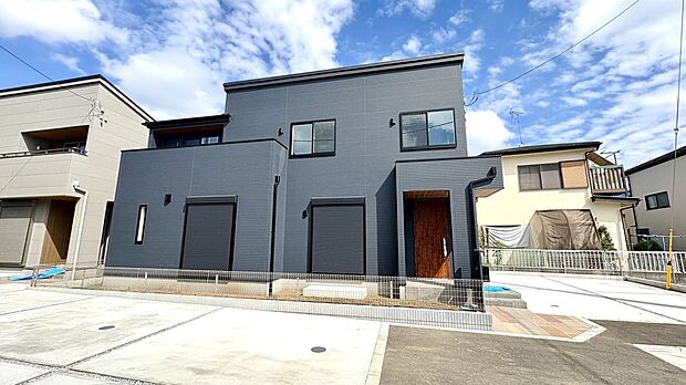 6号棟／外観　黒を基調にしたスタイリッシュな外観が印象的！