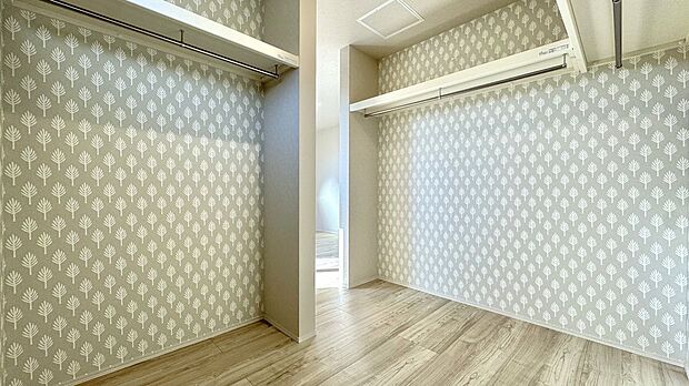 【収納】アクセントクロスでデザイン性があります