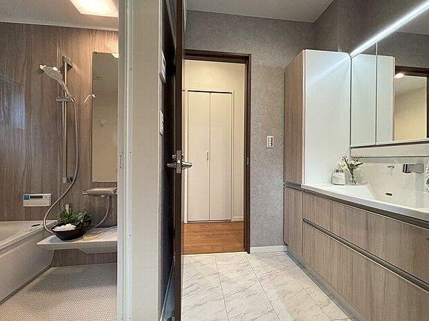 【洗面・浴槽】魔法瓶＆ゆるリラ浴槽、浴室乾燥暖房機「カワック」、タッチレス水栓（47-3号地）