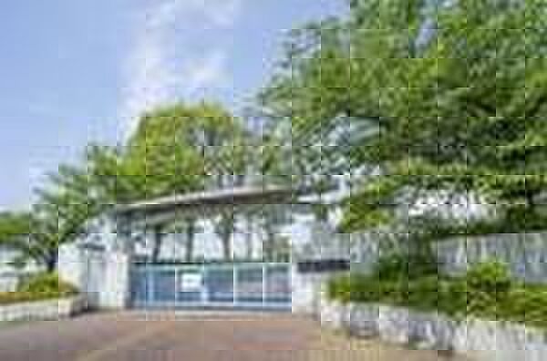 みよし市立緑丘小学校(約1,000m)