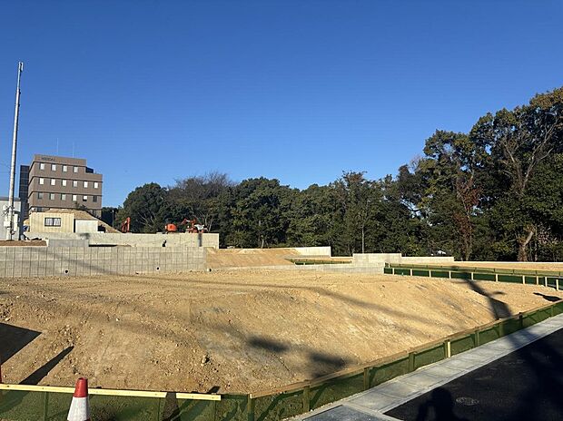 【現地外観写真】この場所から、理想の暮らしが始まります♪
のびのび暮らせる、家族にやさしい住環境◎!