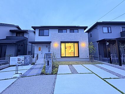 34号地外観（夜）