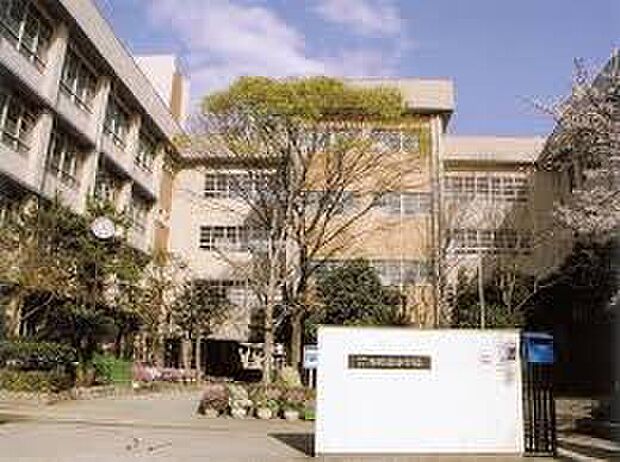 尼崎市立小田北中学校(約1,300m)