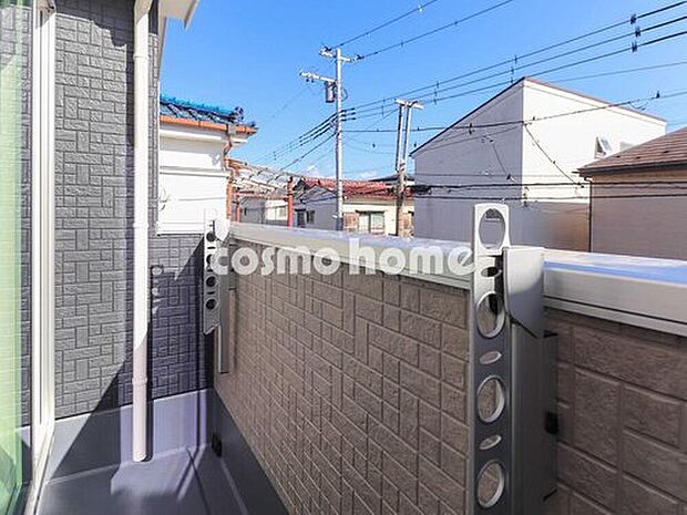 【バルコニー】
陽当たり良好なバルコニー！洗濯物も素早く乾きそう♪