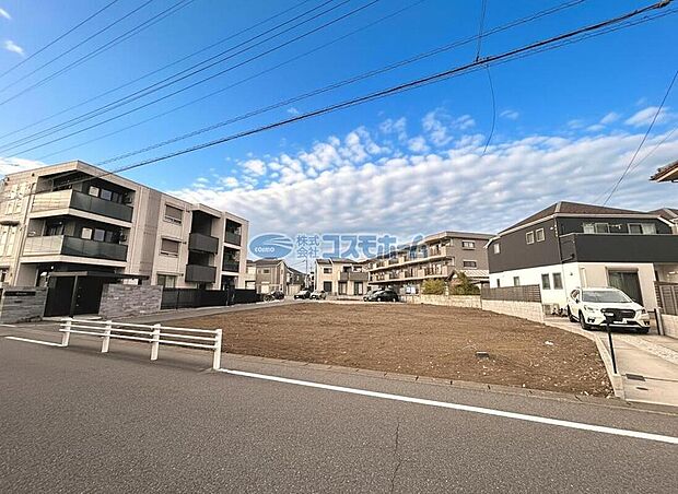 【前面道路含む現地外観】
なかなかお時間の調整が難しい方は、メールでお問い合わせいただき資料等をご請求ください!そしてメールのやり取りで気になる物件等ございましたらご案内いたします♪