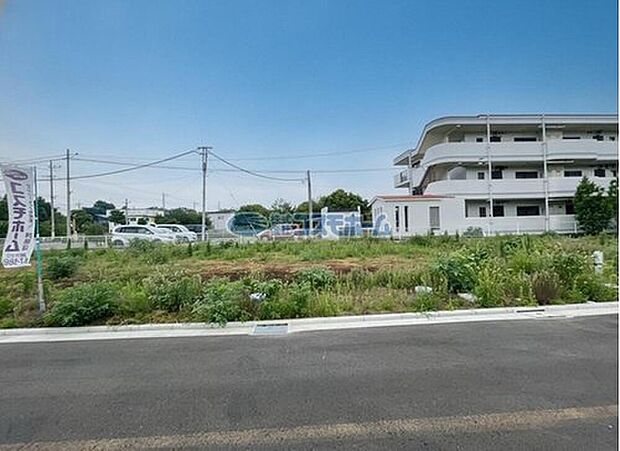 【【前面道路】】ゆとりある道路幅がございますのでお車の出し入れもスムーズに行うことができます♪