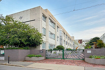 名古屋市立城山中学校 現地から1460m。(徒歩19分。)