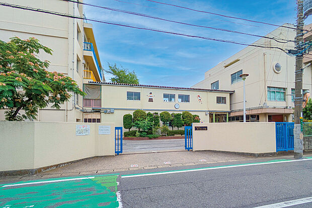 前川東小学校(現地より徒歩9分)