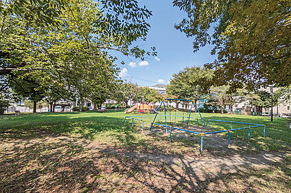 在家公園（現地より徒歩4分） 約310m