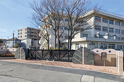 中尾小学校（現地より徒歩15分） 約1170m