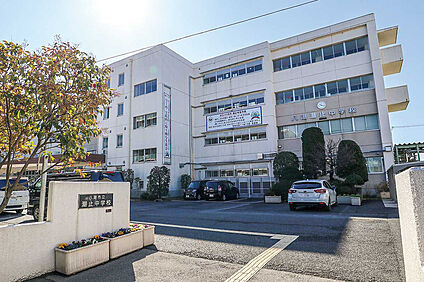 潮止中学校（現地より徒歩20分） 約1570m