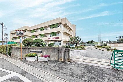 八木郷小学校（現地より徒歩22分） 約1730m