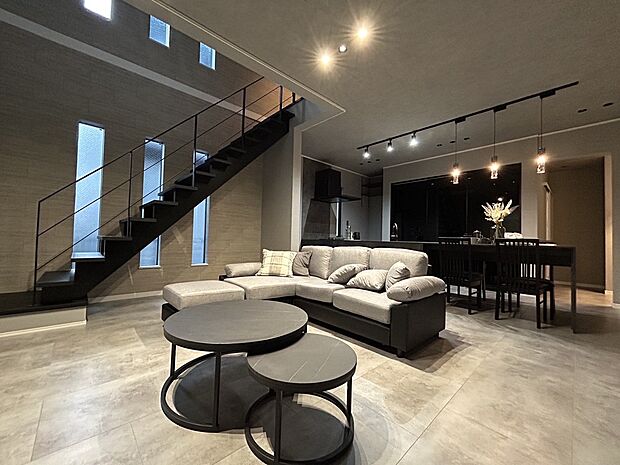 【建物プラン例】
ホテルライクスタイルの洗礼された空間。