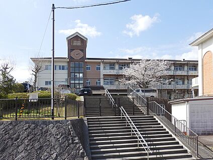 市立雄琴小学校 約700m