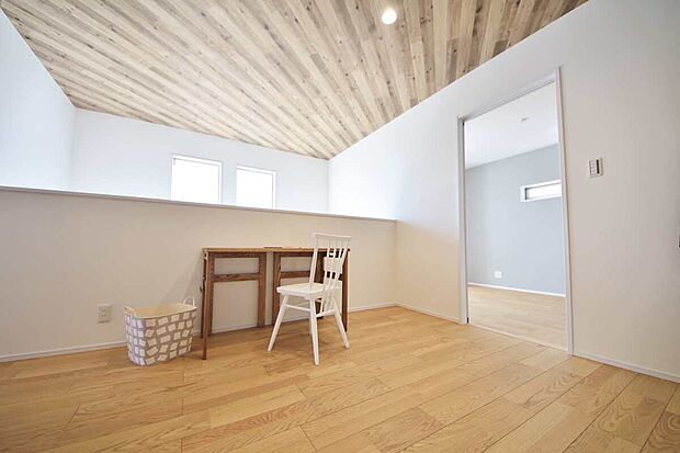 【2階フリースペース】テレワークスペースに最適◎自由設計なのでご相談下さい。