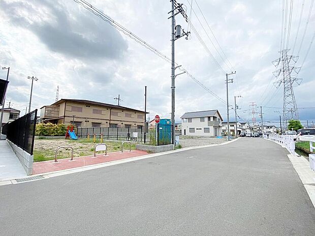 【現地写真/シラクサエリア】
シラクサエリア31区画!分譲地内には子供たちがのびのびと体を動かせる公園をご用意◎ご家族同士の交流の場としても活用できます。