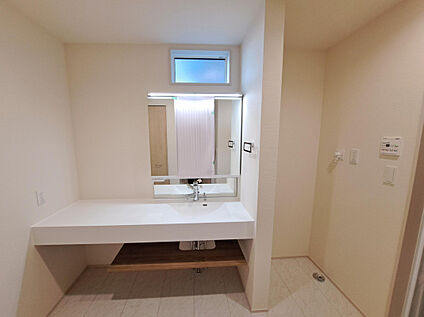 ☆Wash Stand☆3面鏡仕様の洗面台です!鏡の裏には、