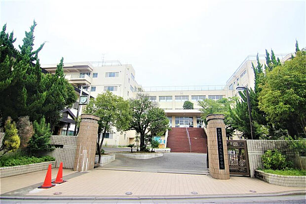 上大久保中学校（約776m）