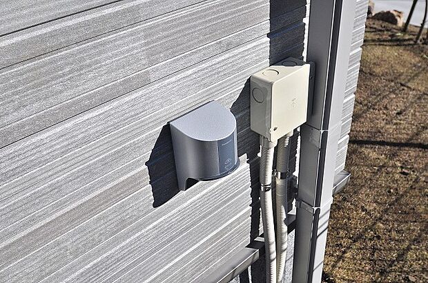 【EV充電設備】電気自動車用の充電設備付きです。