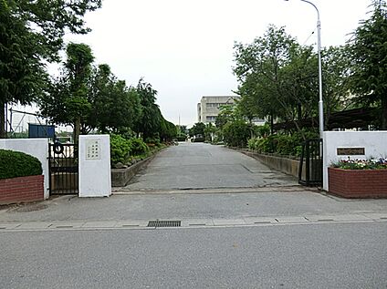 春日部市立大沼中学校 1264m