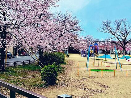 杭全公園 約560m(徒歩7分)