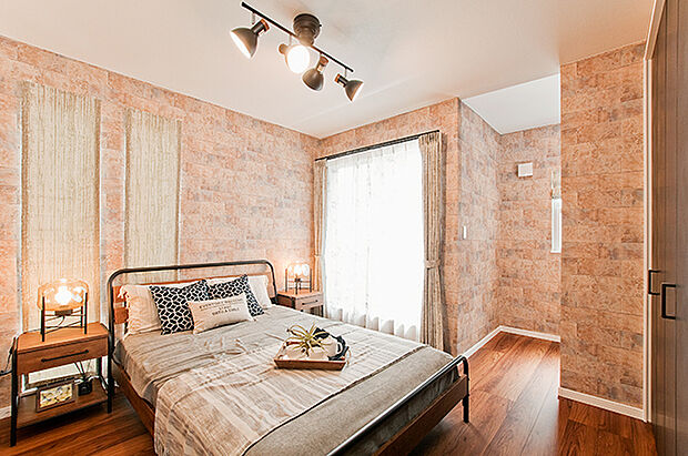 【建物プラン施工例(内観写真)】全てのお部屋に収納を設け、それぞれのお部屋でお荷物を管理できます。