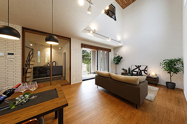 【【最終公開中のNEWモデルハウス/リビング】】吹抜けのある爽快なリビング空間で、大切な人との時間を特別な時へと誘います。