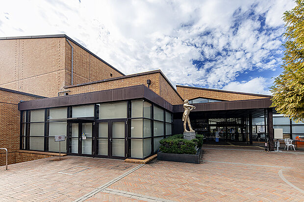 宝塚市立中央図書館・文化施設ベガ・ホール