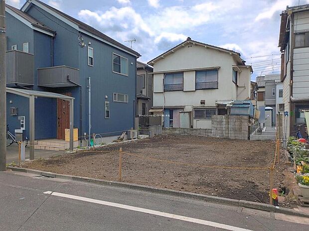 【現地外観写真】
JR中央線「武蔵境」駅まで徒歩19分、または自転車6分♪徒歩3分のバス停をご利用いただくこともできるので、雨の日のおでかけにも便利です!お問い合わせお待ちしております♪