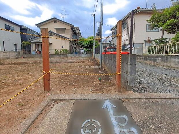 【現地外観写真】B号棟
周辺にはお買い物施設が充実！
当日のご見学予約も承ります。同じものは２つとない「夢のマイホーム」との出会いが待っているかもしれません。
