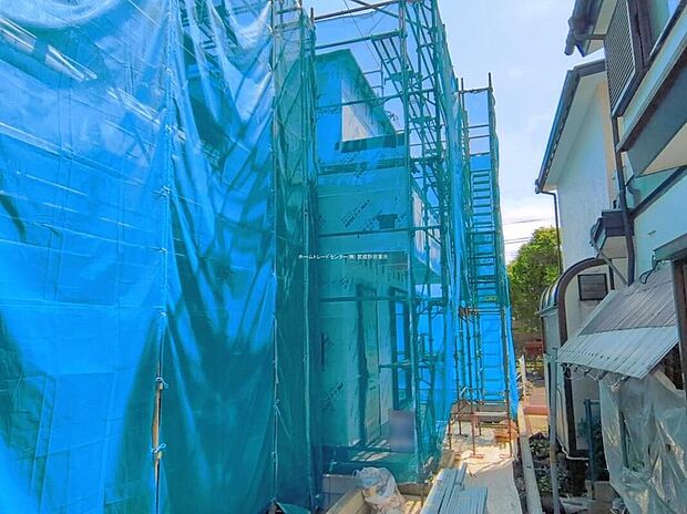 【現地外観写真】2号棟
日当たり良好☆西武拝島線『小川』駅まで徒歩9分◎通勤通学に便利な立地です♪